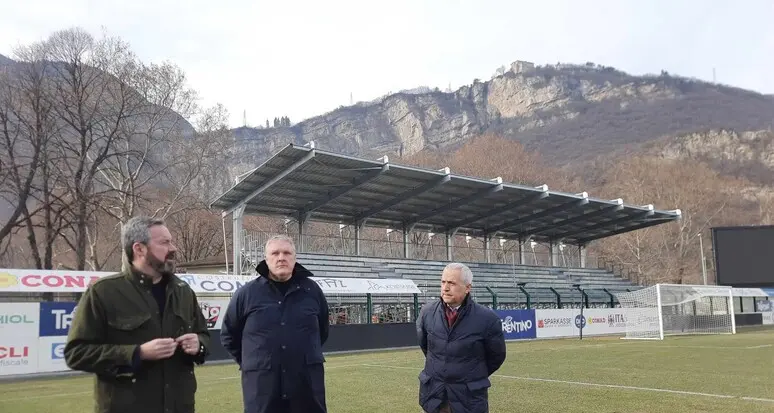 Completata la copertura della tribuna allo stadio Briamasco di Trento