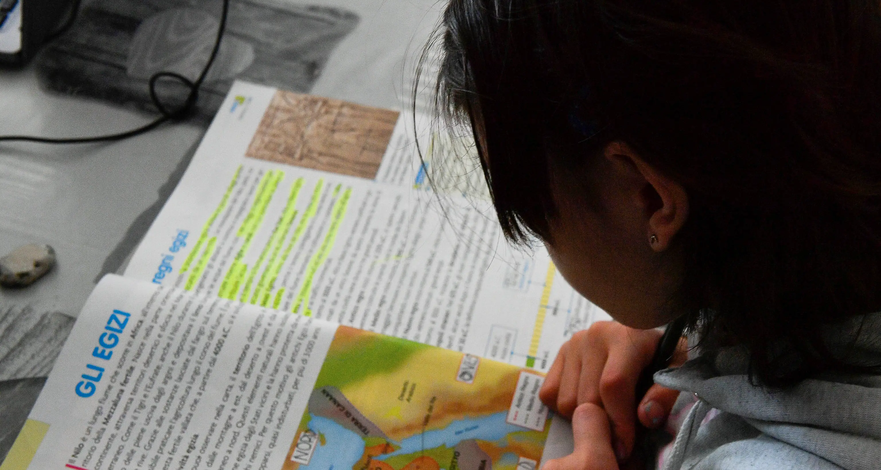 «Due positivi in classe ma i bambini vanno a scuola ugualmente»