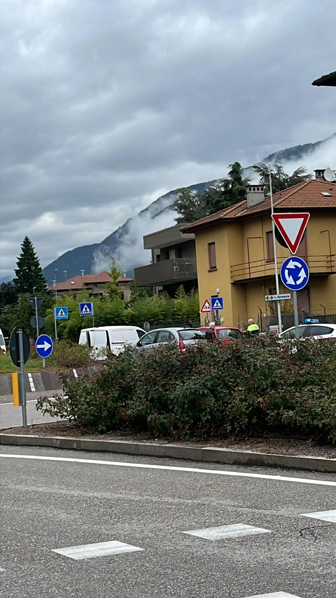 Trento, incidente in rotatoria: code in via Perini