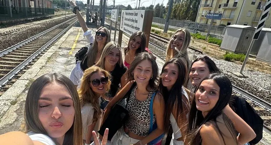 Miss Italia: l’arrivo delle ragazze a Numana e l’inizio delle prefinali nazionali. Ecco chi sono le concorrenti dell'85ª edizione