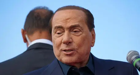 Berlusconi in ospedale nel Principato di Monaco per un problema cardiaco