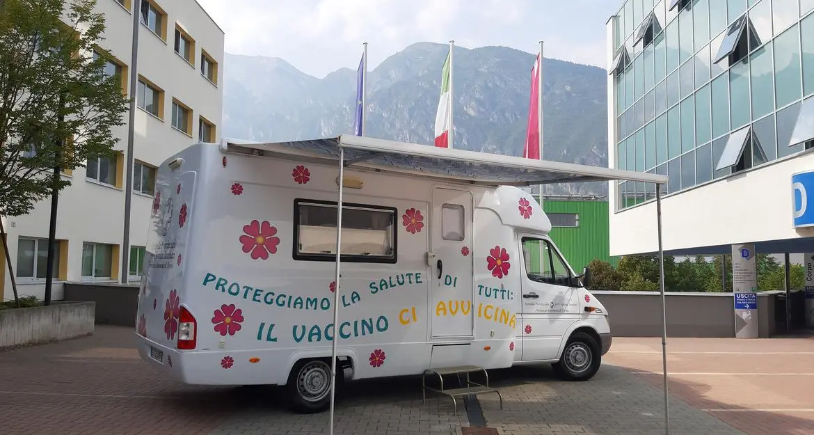 Camper vaccinale, ecco le ultime tappe del tour in Trentino
