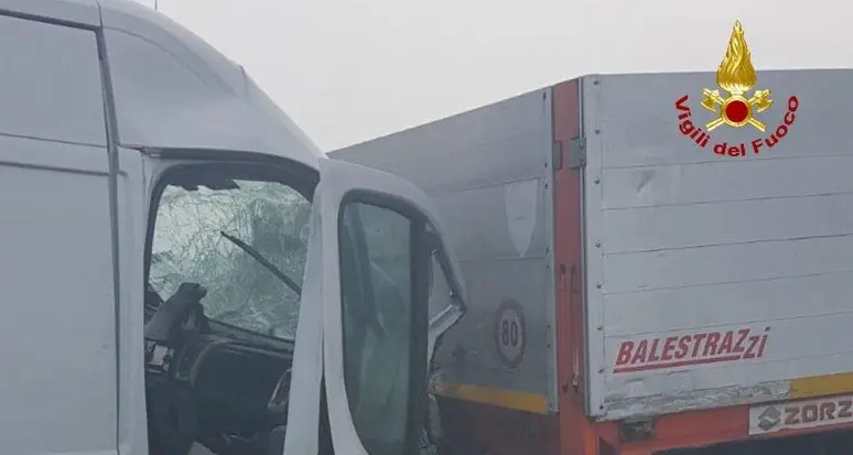 Caos sull’A22: tamponamento a catena, poi un camionista morto in un altro incidente