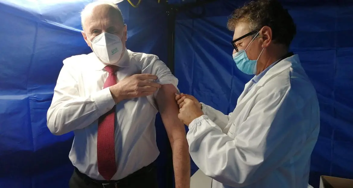 \"Maratona vaccini\" in Trentino, 53.000 dosi prenotate a poche ora dal via