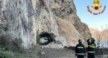 La strada della Forra resta chiusa: il movimento franoso preoccupa ancora