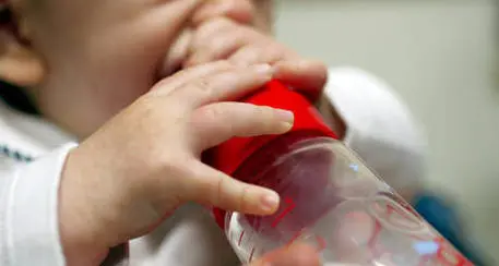 Neonata con doppia maternità, il sindaco Ianeselli firma il primo atto a Trento