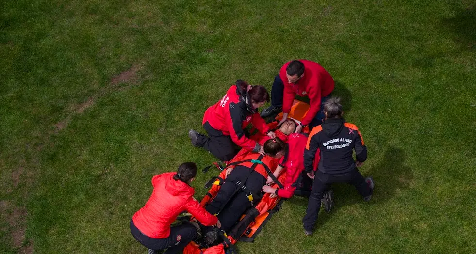 Soccorso sanitario in zone impervie, a Molveno 70 professionisti in formazione
