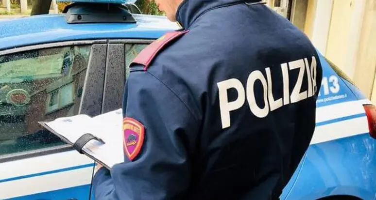 Rovereto, maltratta la moglie e i figli: allontanato da casa un 38enne