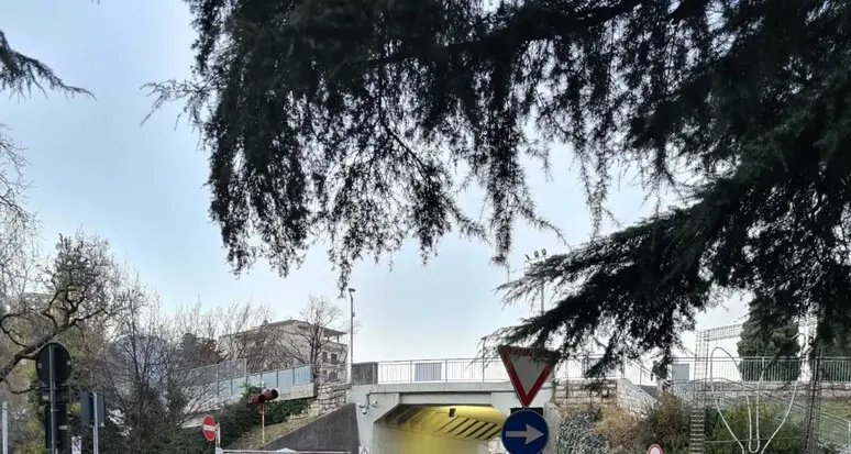 Trento, i controlli della Polizia: una denuncia e un espulsione