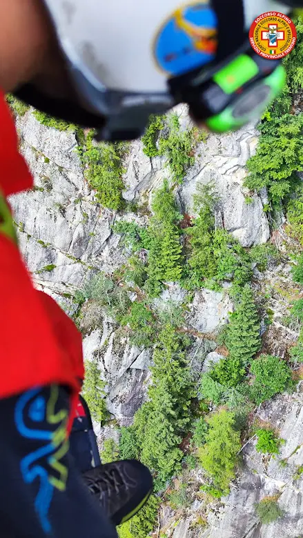 Precipita nei boschi sopra Samone durante i mondiali di parapendio