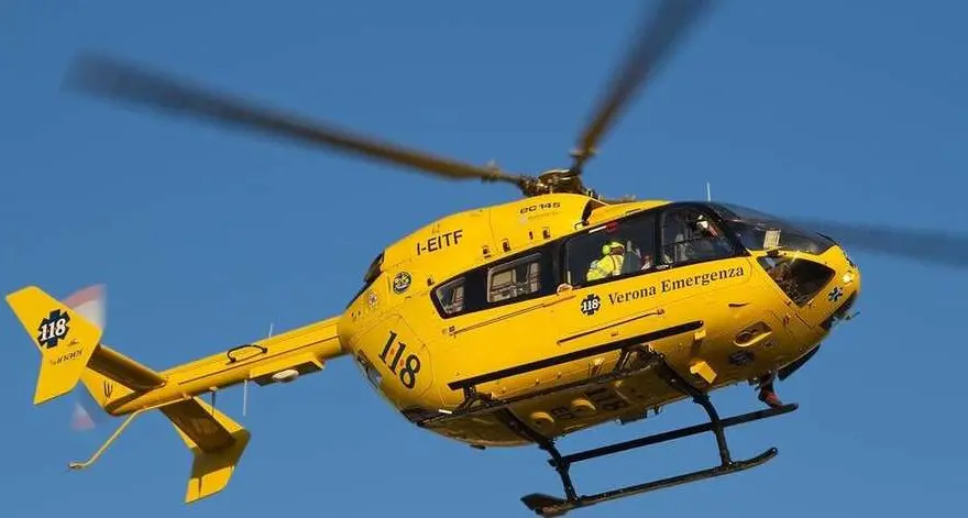 Schianto sulla Gardesana, morto un centauro
