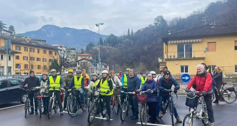Trento, manifestazione contro la riforma codice della strada: «Vogliamo la “Città 30” subito»