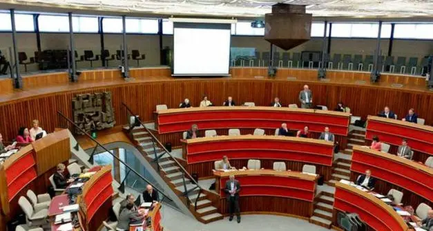 Consiglieri regionali, busta paga di settembre con aumenti e arretrati: 16.800 euro