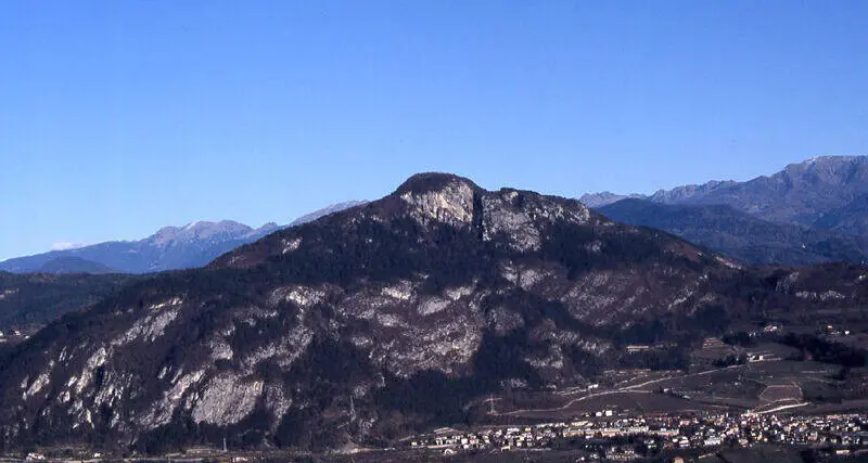 Iniziati i lavori sopra la Strada de mez sul Monte Calisio