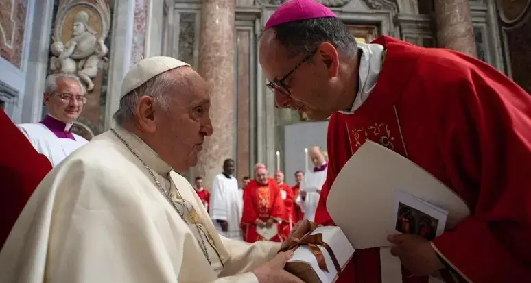 L’arcivescovo trentino Ivan Maffeis: «Papa Francesco ha testimoniato la gioia del Vangelo. Il futuro della Chiesa? Non si può tornare indietro»