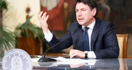 Tanti dubbi sulle nuove norme anti Covid, il governo prova a chiarirli