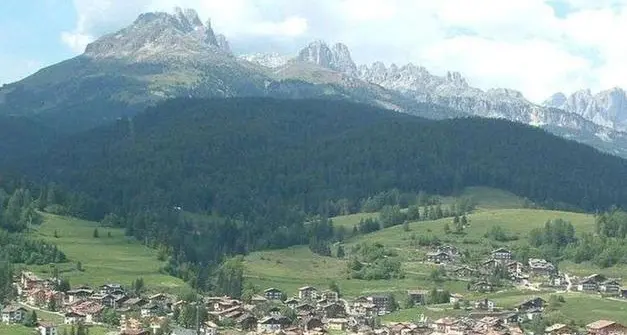 Non vedente prenota un albergo a Moena, ma viene rifiutata per il cane