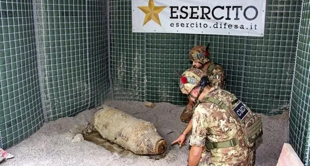 Artificieri del Genio Alpini di Trento si calano in una grotta profonda 300 metri per recuperare un ordigno bellico nel Trapanese