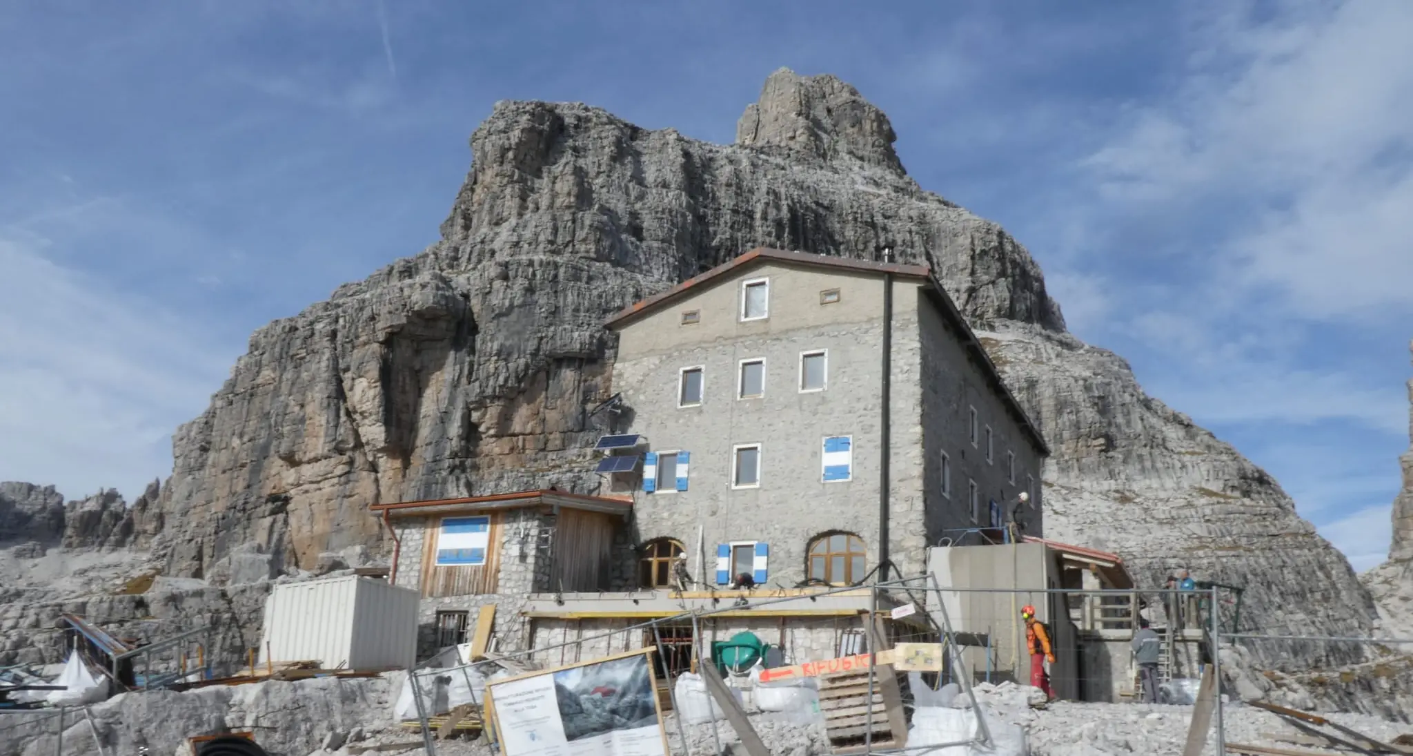 Brenta, il rifugio Tosa \"Tomaso Pedrotti\" resta chiuso tutto l'anno per ristrutturazione