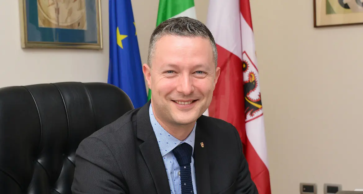 La Provincia di Trento trova i soldi per nuovi acquedotti e marciapiedi