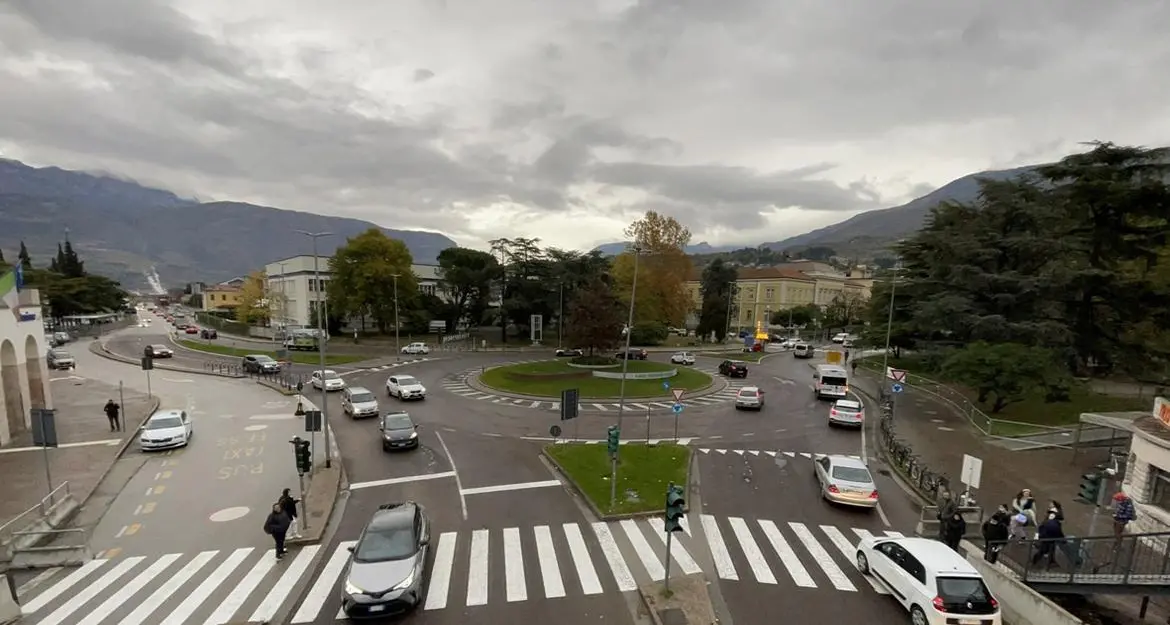 Rovereto, cambia (per almeno due anni) la viabilità su piazzale Orsi