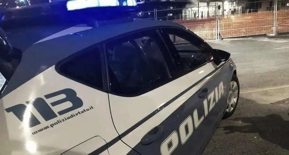 Tenta di uccidere la moglie, che si difende grazie ai figli: 50enne arrestato a Trento