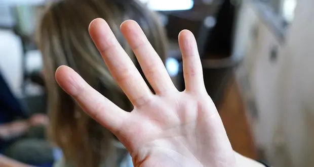 Aggredisce moglie e figli per cinque mesi, interviene la Mobile di Trento