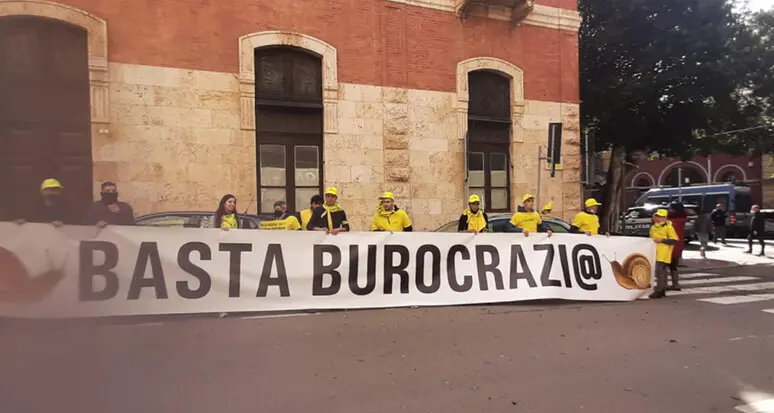 Nel nostro Stato dieci volte più leggi di Francia, Germania e Regno Unito, ma la realtà più virtuosa d’Italia è Trento