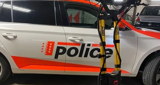 Sfreccia a 120 km/ora su un monopattino, denunciato italiano in Svizzera