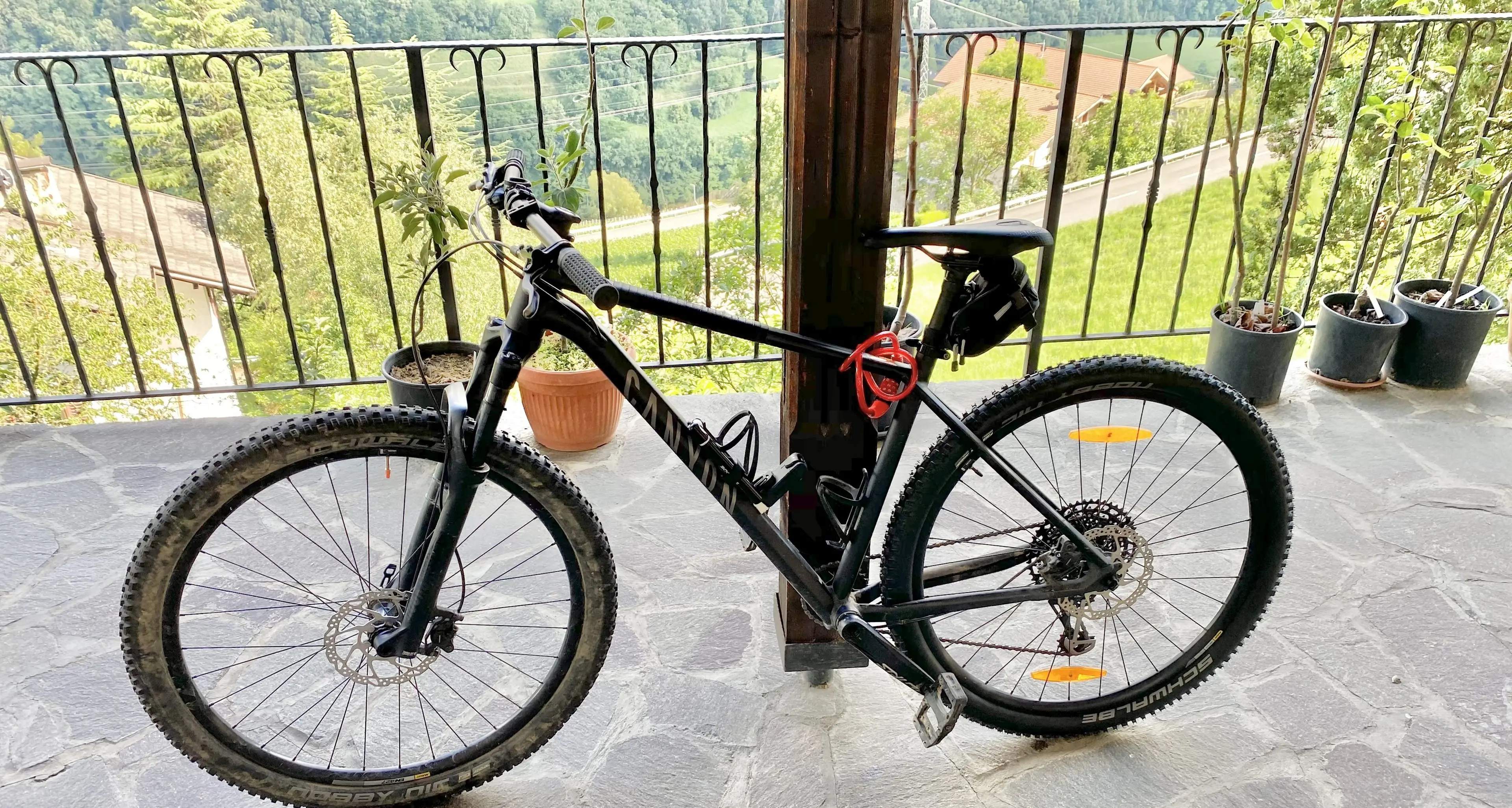 Trento, va a fare il tampone e gli rubano la bicicletta