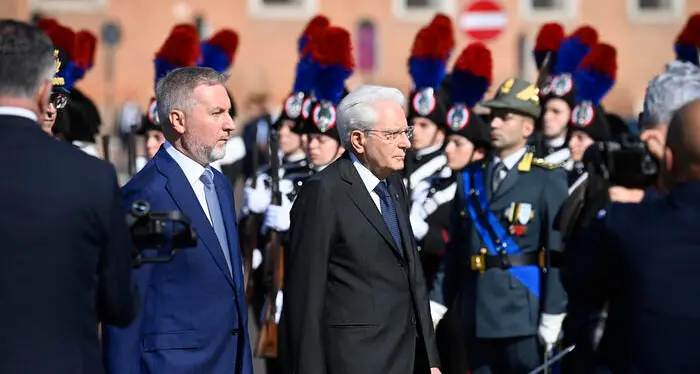 2 giugno, torna la parata. Mattarella: «Italia impegnata per la pace, la Russia si ritiri dall’Ucraina»