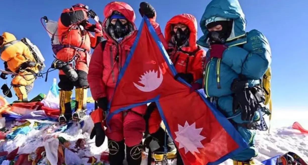 Quattro sorelle dal Nepal alla conquista delle Seven Summits
