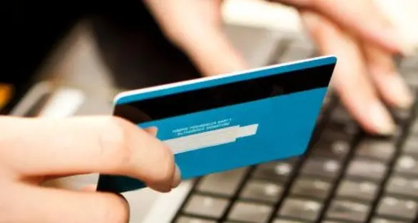 Riva, finto incaricato del Comune chiede il numero della carta di credito per spedire la nuova carta d’identità
