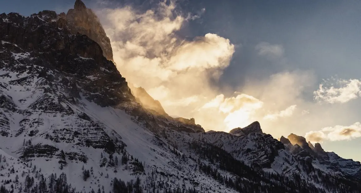 Cambia il tempo, torna la neve sulle montagne del Trentino
