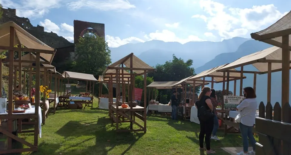 Il Castello di Avio ospita il mercatino di Pasqua con i prodotti del territorio