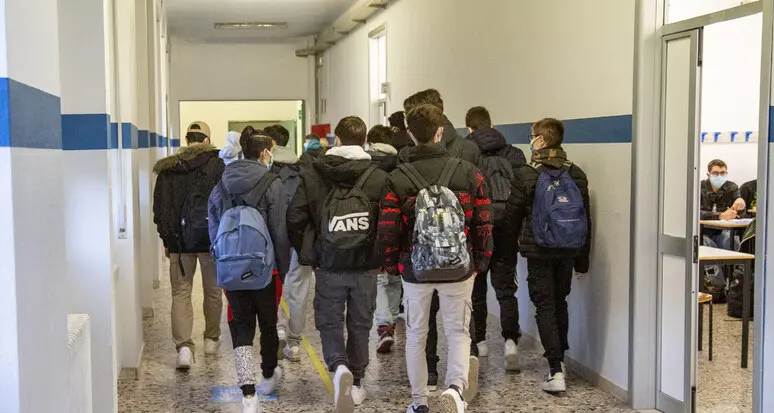 Troppo freddo, il Comune riaccende il riscaldamento nelle scuole
