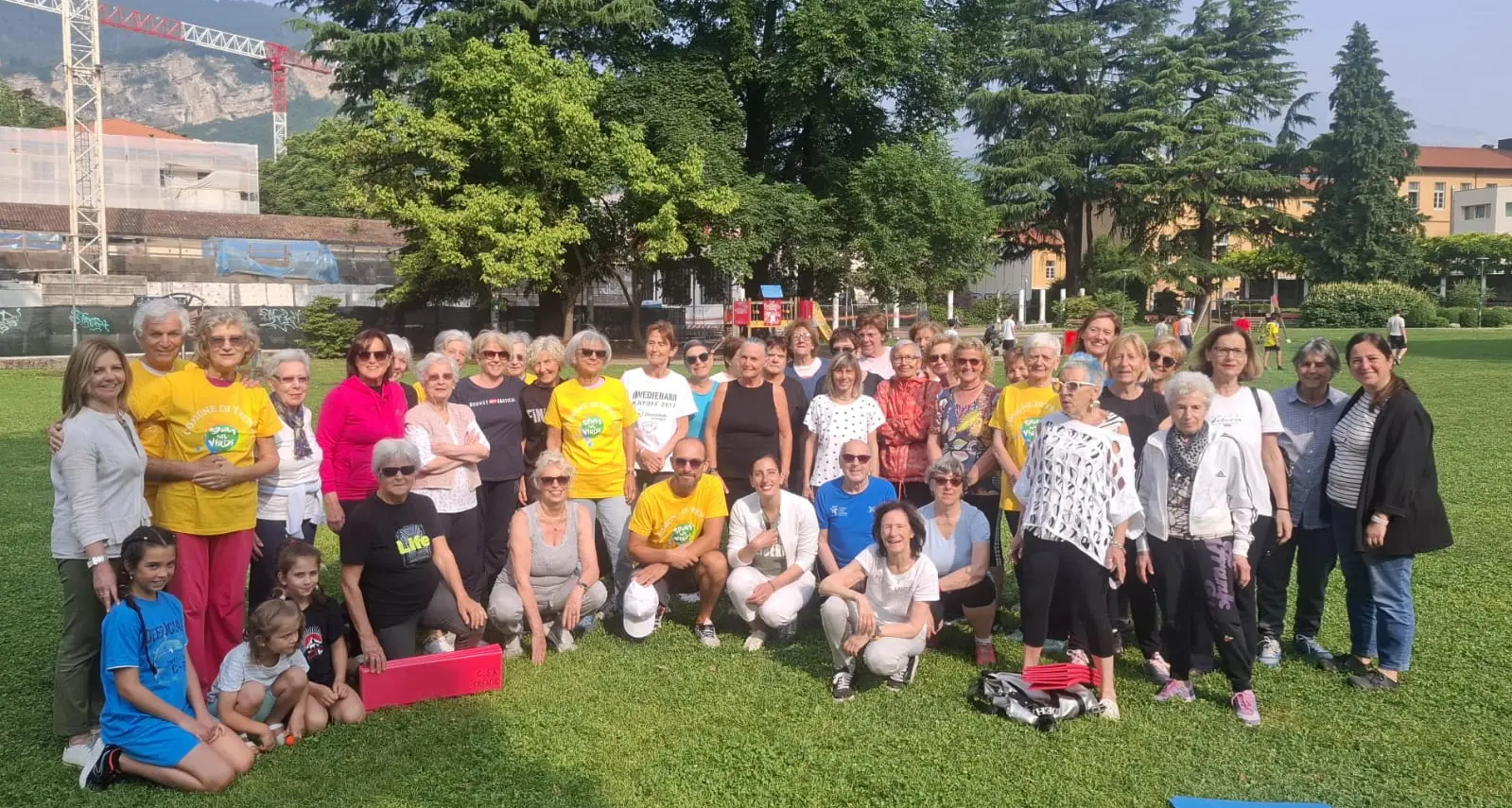 “Sport nel verde”: i nonni fanno ginnastica assieme ai nipotini. Tutti gli appuntamenti di giugno a Trento