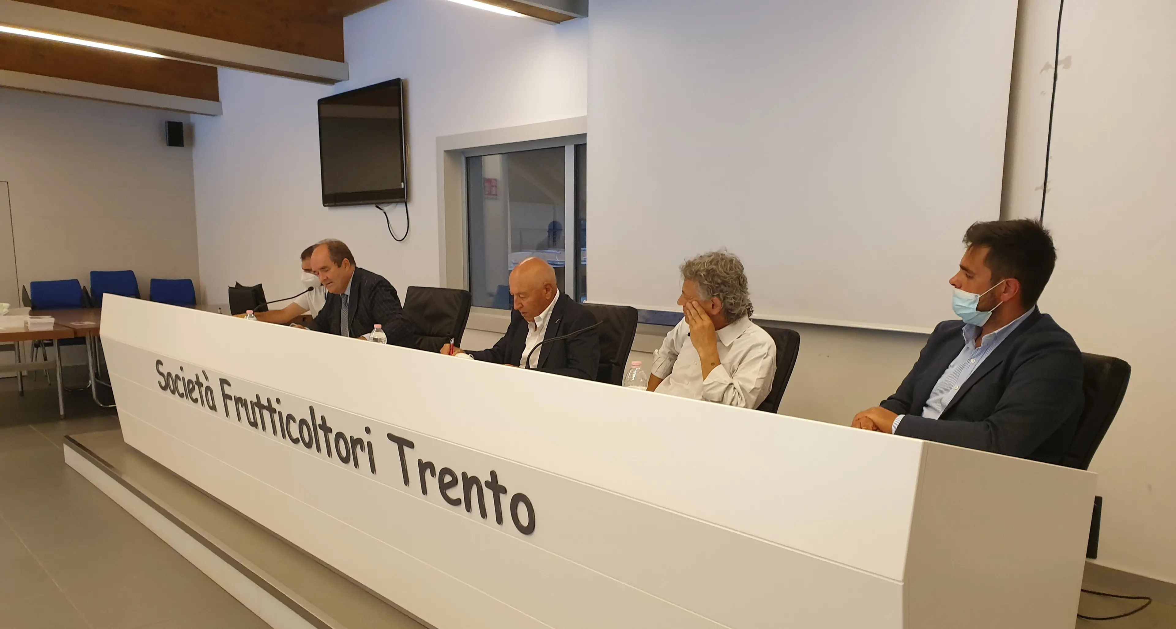 Sessant’anni fa l’anno di svolta per l’agricoltura trentina: in un libro l’esperienza di Bridi negli Usa