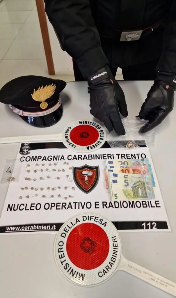 Portela, arrestato spacciatore con 54 dosi di eroina