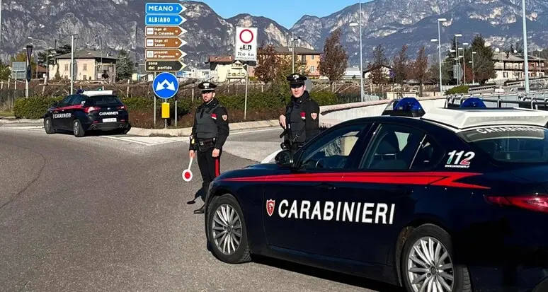 Trento, fugge al controllo ubriaco e con la patente sospesa: arrestato in via Brennero