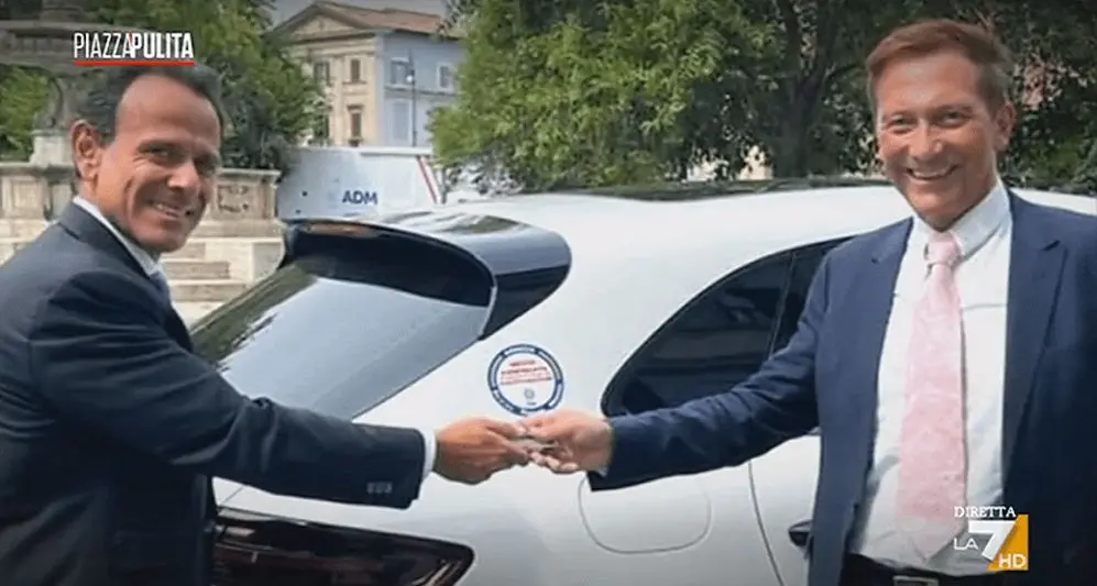 La Porsche a Patrimonio del Trentino diventa un caso politico