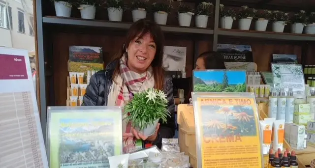 Olga, da estetista a imprenditrice. Ora ha un’azienda agricola che crea cosmetici a base di stella alpina