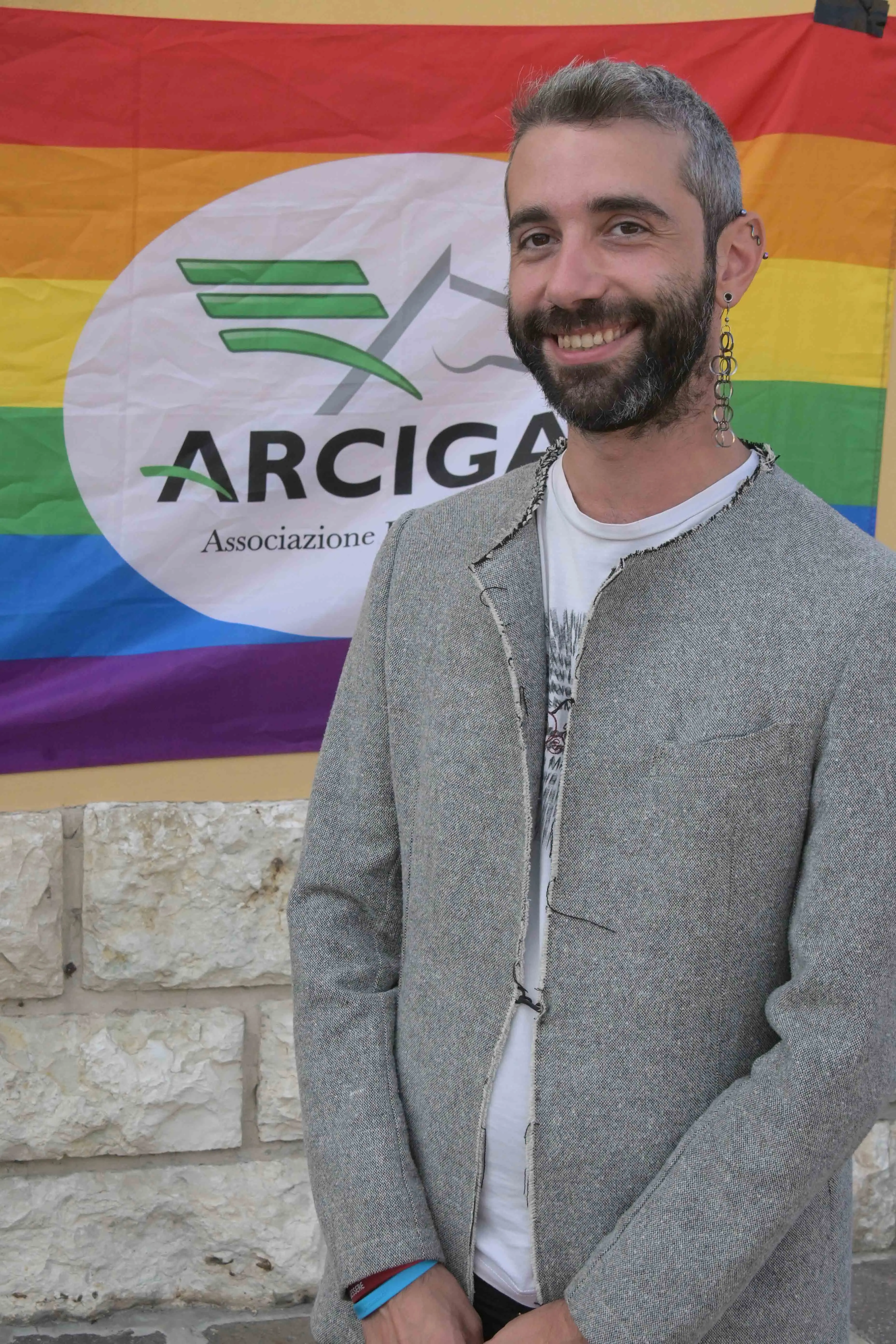 «Sognavo di essere una principessa, ora sono un gay democristiano»