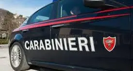 Picchia la compagna per guardarle il telefono, arrestato