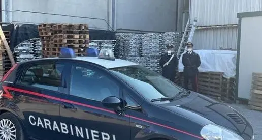 Nel capannone trovati 300 quintali di alluminio rubato e 24 bancali di vino trentino