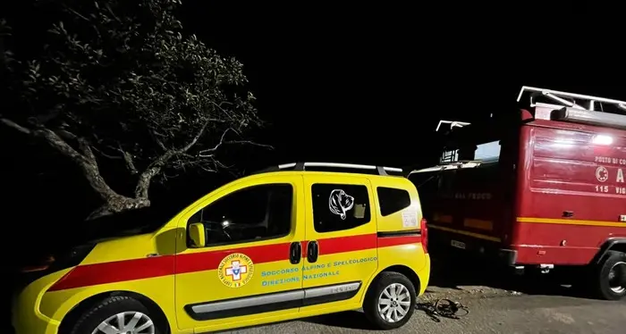 Allertano i soccorsi sopra il lago di Garda e poi se ne tornano in hotel senza avvertire nessuno