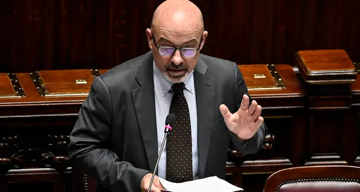 Cingolani: «Trovati 25 miliardi metri cubi di gas, portato quasi in pari il nostro fabbisogno». Attivisti bloccano il traffico a Trento