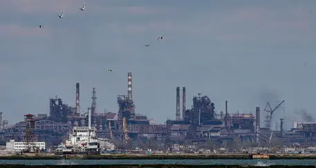 Embargo al petrolio russo via mare, l’Ue trova l’accordo