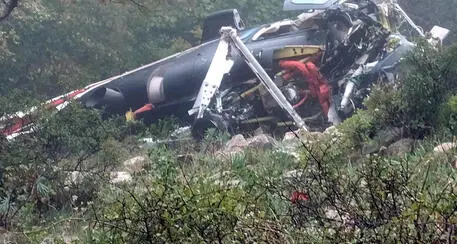 Ritrovato l'elicottero caduto in Puglia: 7 morti, nessun superstite