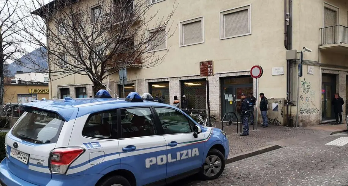 Polizia di Stato, a Trento controllate 78 persone: presidiata la zona della Portela